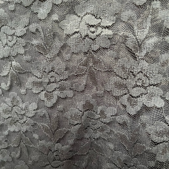 Deep charcoal gray almost black lace shape camisole - Picture 4 of 4